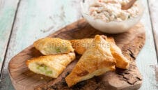 I samosa, un gradevole esempio di rosticceria indiana