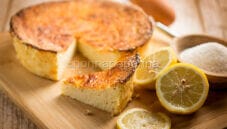 Fiadone dolce di ricotta e limone, simbolo della Corsica