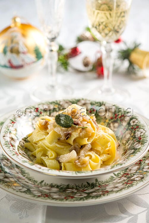 Pappardelle con lardo e castagne Pappardelle con lardo e castagne