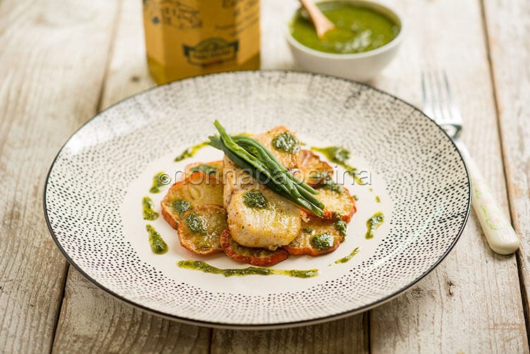 Filetti di ricciola in oliocottura, una ricetta che stupisce filetti di ricciola in oliocottura