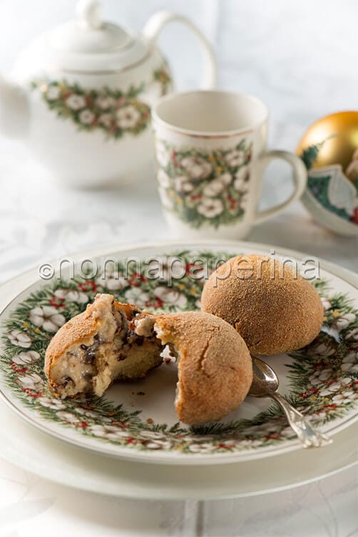 Iris con ricotta e cioccolato