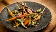 Mini carotine e zucchine stufate, un contorno diverso dal solito