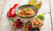Muhammara, dalla Siria una salsa agrodolce Muhammara, dalla Siria una salsa agrodolce