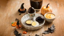 Uova sode all’aceto balsamico, un’idea per Halloween