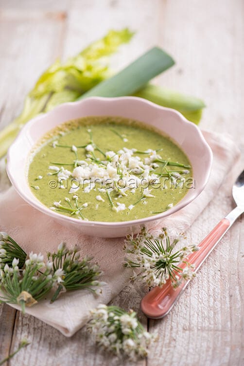 Zuppa di aglio orsino e patate Zuppa di aglio orsino e patate