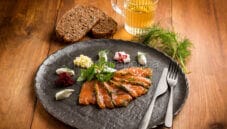 Gravlax, il salmone marinato alla svedese