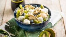 Bowl con mozzarelline e melone, un’ottima combinazione Bowl con mozzarelline e melone, un’ottima combinazione