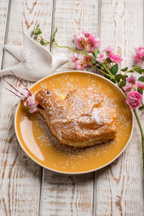 Colomba di pasta sfoglia ripiena Colomba di pasta sfoglia ripiena