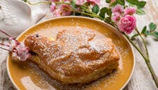 Colomba di pasta sfoglia ripiena, ideale per la Pasqua Colomba di pasta sfoglia ripiena, ideale per la Pasqua