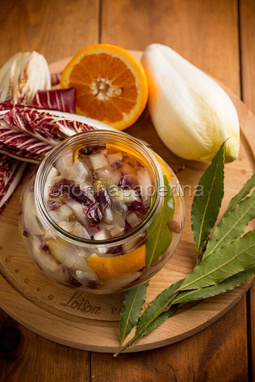 Indivia e radicchio in vasocottura