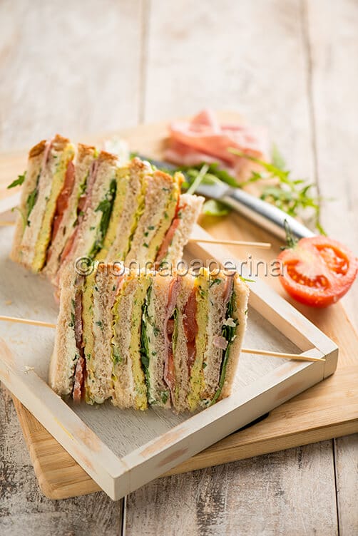 Sandwich con frittatina e formaggio