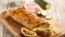 Strudel con zucchine e hummus di ceci, gustosa variante Strudel con zucchine e hummus di ceci, gustosa variante