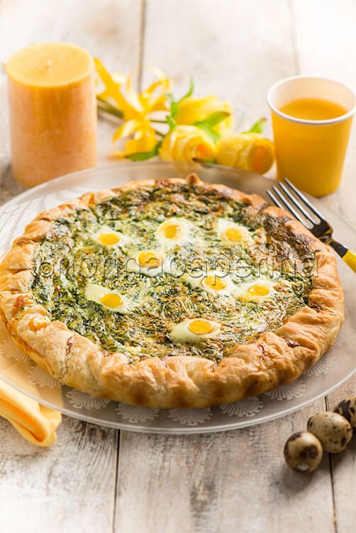 Torta con uova di quaglia e spinacini