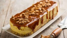 Cheesecake alla papaya con caramello, una variante ricca