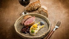 Filetto di zebra e salsa di datteri, un secondo chic Filetto di zebra e salsa di datteri, un secondo chic