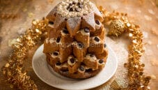 Pandoro con crema al mascarpone, un dolce per Natale Pandoro con crema al mascarpone, un dolce per Natale