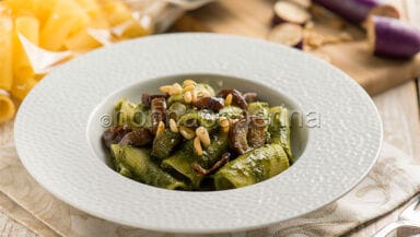Rigatoni con melanzane e cime di rapa