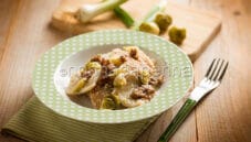 Testaroli con cavolini di Bruxelles, un primo rustico Testaroli con cavolini di Bruxelles, un primo rustico