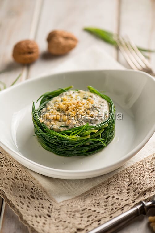 Tortini di agretti con hummus di ceci Tortini di agretti con hummus di ceci
