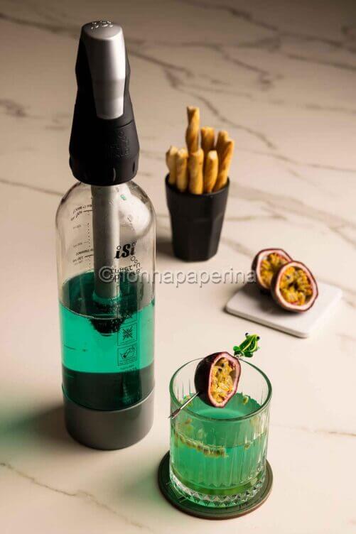 acqua alla menta e frutto della passione