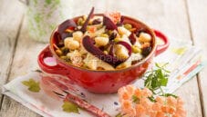 Bowl con grano saraceno, un pasto completo e colorato