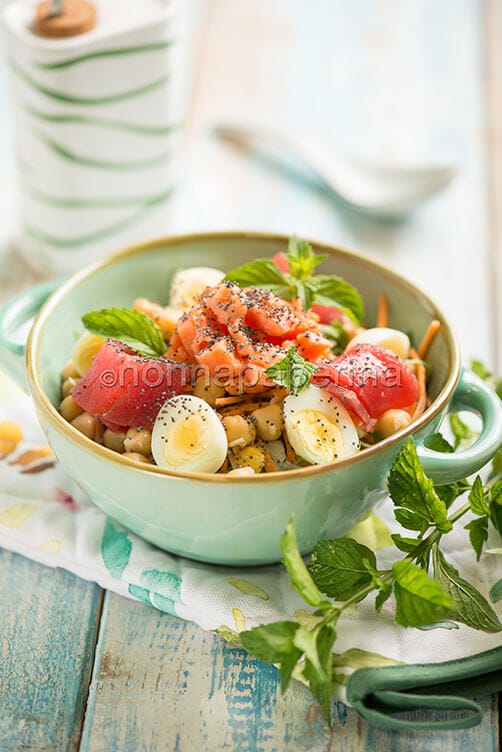 Bowl con tartare di salmone e tonno Bowl con tartare di salmone e tonno