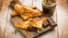 Fagottini con peperoni e cioccolato, uno spuntino unico