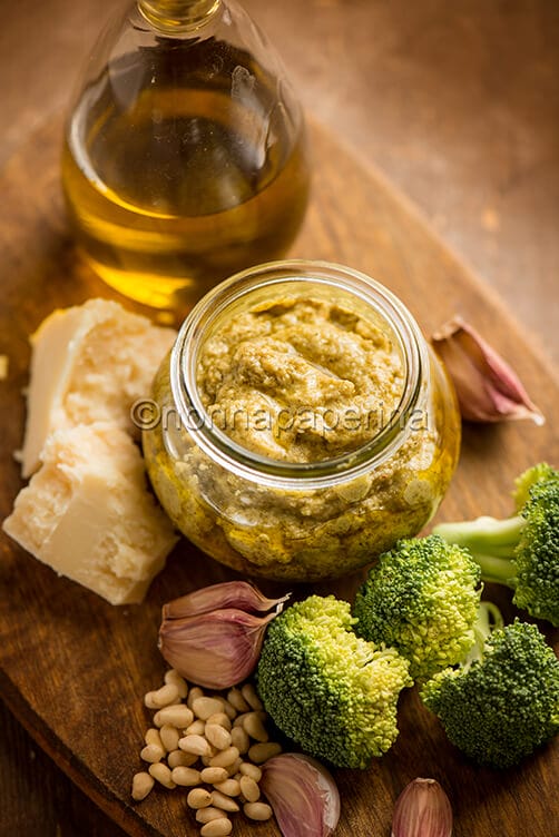 Pesto di broccoli Pesto di broccoli