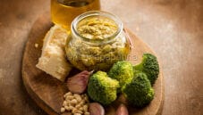 Pesto di broccoli, un’alternativa al pesto di basilico