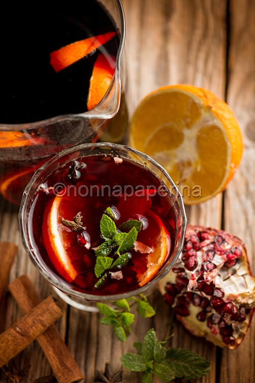 Sangria aromatica con melagrana Sangria aromatica con melagrana