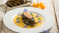 Tagliatelle di mare con tartare di gamberi, un piatto unico