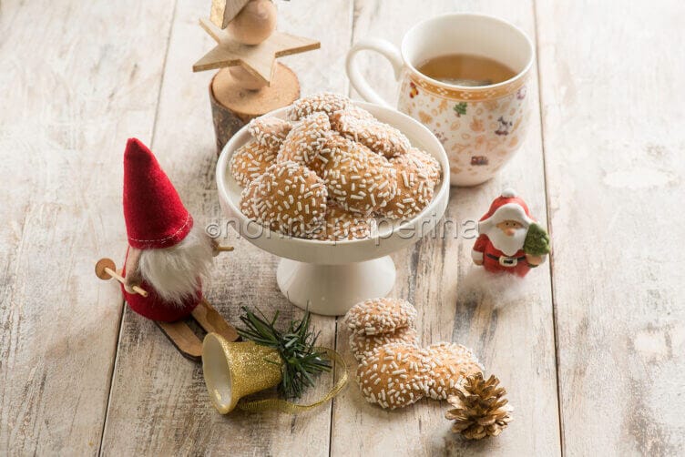 Biscotti con granella di zucchero