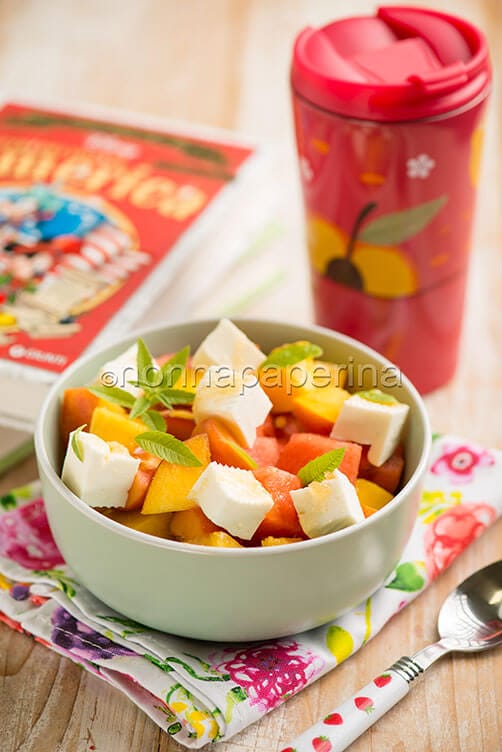 Bowl di frutta per bambini