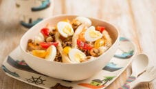 Bowl di pollo per bambini, un piatto completo