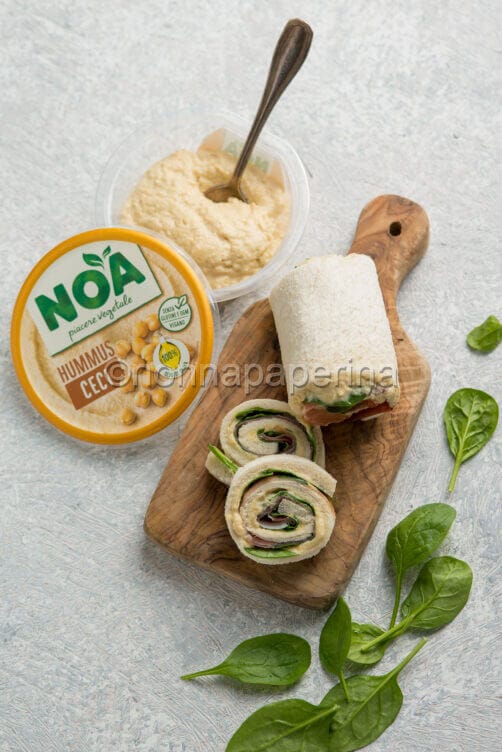 Girelle di tramezzini con hummus