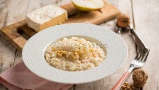 Risotto con pere e Petit Pont L’Eveque, un primo elegante