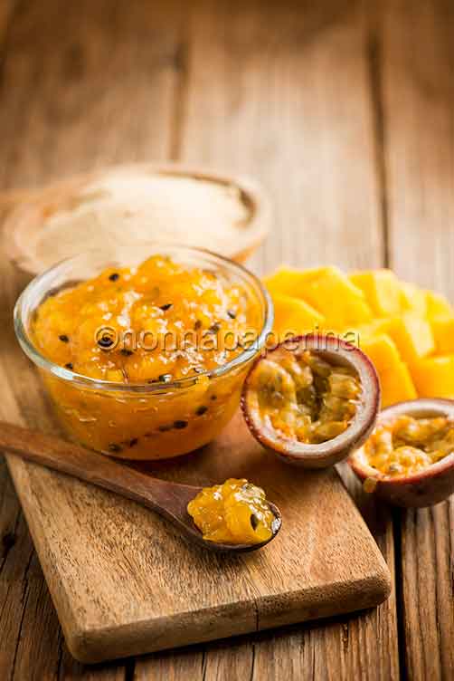 Confettura al passion fruit e mango Confettura al passion fruit e mango