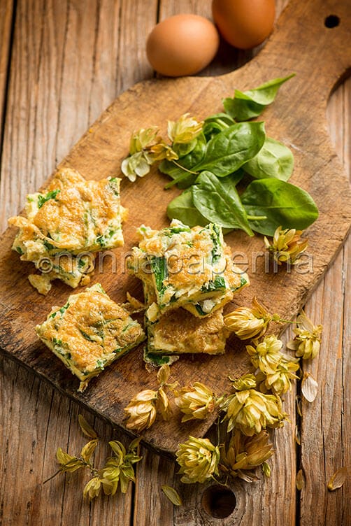 Frittata con germogli di luppolo Frittata con germogli di luppolo