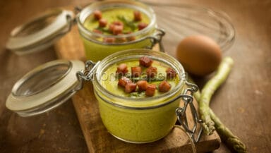 Mousse di asparagi al prosciutto