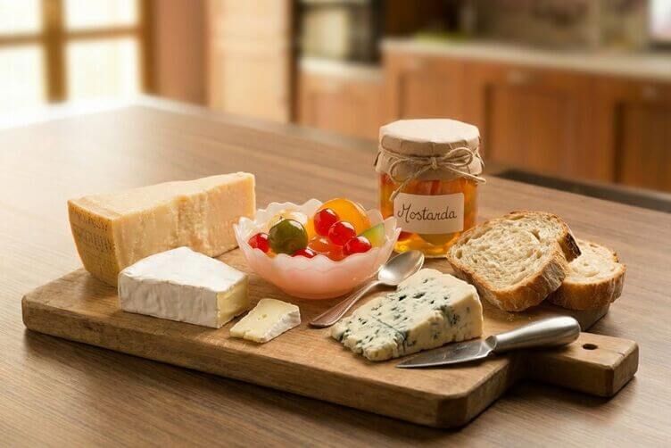 mostarda e formaggi