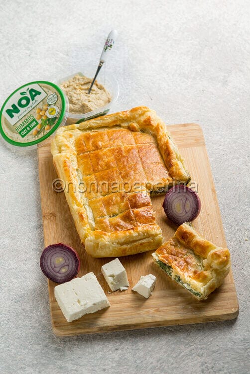 Crostata rustica con hummus e feta Crostata rustica con hummus e feta