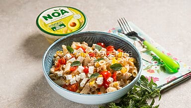 Pasta con tonno e hummus di ceci