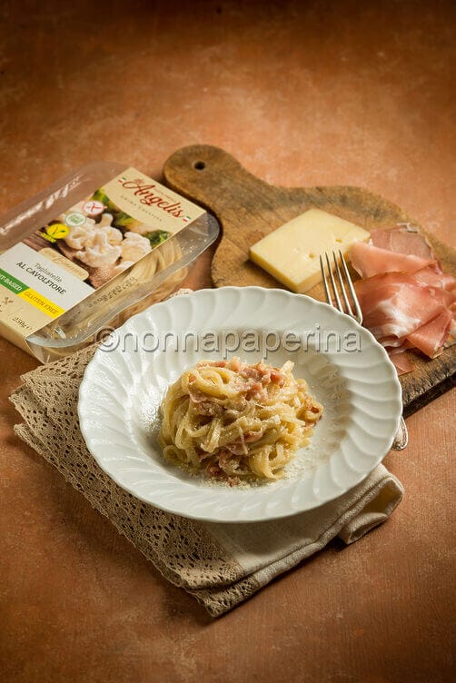 Tagliatelle al cavolfiore con speck Tagliatelle al cavolfiore con speck