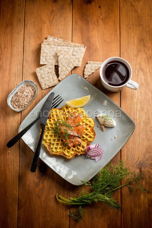 Waffle di patate con gravlax Waffle di patate con gravlax
