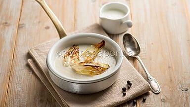 Zuppa di cavolfiore con ginepro