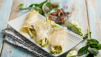 Cannoli di Parmigiano con puntarelle