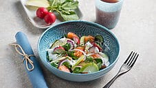 Salmone affumicato con insalata di mele, un piatto proteico