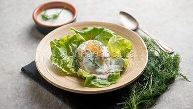 Skagenrora con lattuga e aneto