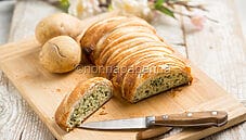 Strudel con patate e spinaci, una versione rustica