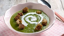 Vellutata di zucchine, un primo facile da preparare Vellutata di zucchine, un primo facile da preparare